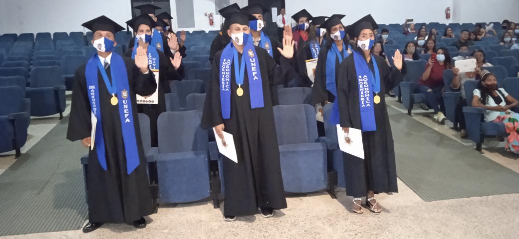 AmazonasNucleo1's tweet photo. #NUCLEOAMAZONAS1, celebró el Acto de Grado "Promoción de Generaciones José Antonio Abreu Anselmi" dónde egresaron Profesionales: Ing. Agronómica 04, Ing. Civil 03, Ing. Sistema 03, Licd. en Administración 03, TSU en Enfermería 01 y  Maestría en Gerenc. Ambiental 01. 
@Unefa_Ven https://t.co/5IIAjbVOVi