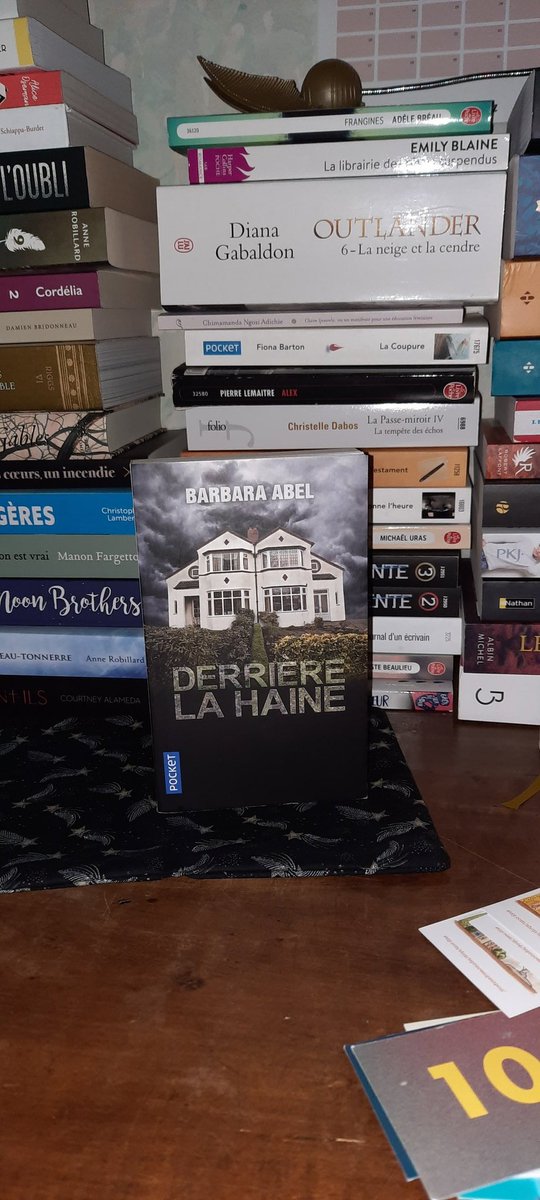 Math_Litteraire's tweet photo. Mon #vendredilecture : derrière la Haine de Barbara Abel 📚 découvert sur la chaîne des @CarnetsOpalyne 📚 dans le cadre du #coldwinterchallenge 📚❄☃️ https://t.co/z9xcXfAw5T