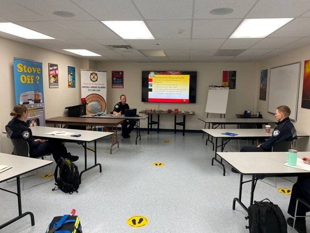 Waterloo_Fire's tweet photo. Firefighter Recruit Training continues. Fire Prevention Officer Phil providing Sprinkler System training . #trainingcounts #fireprotectionsystems #NFPA13 #NFPA25 https://t.co/HgOyBTZsDm