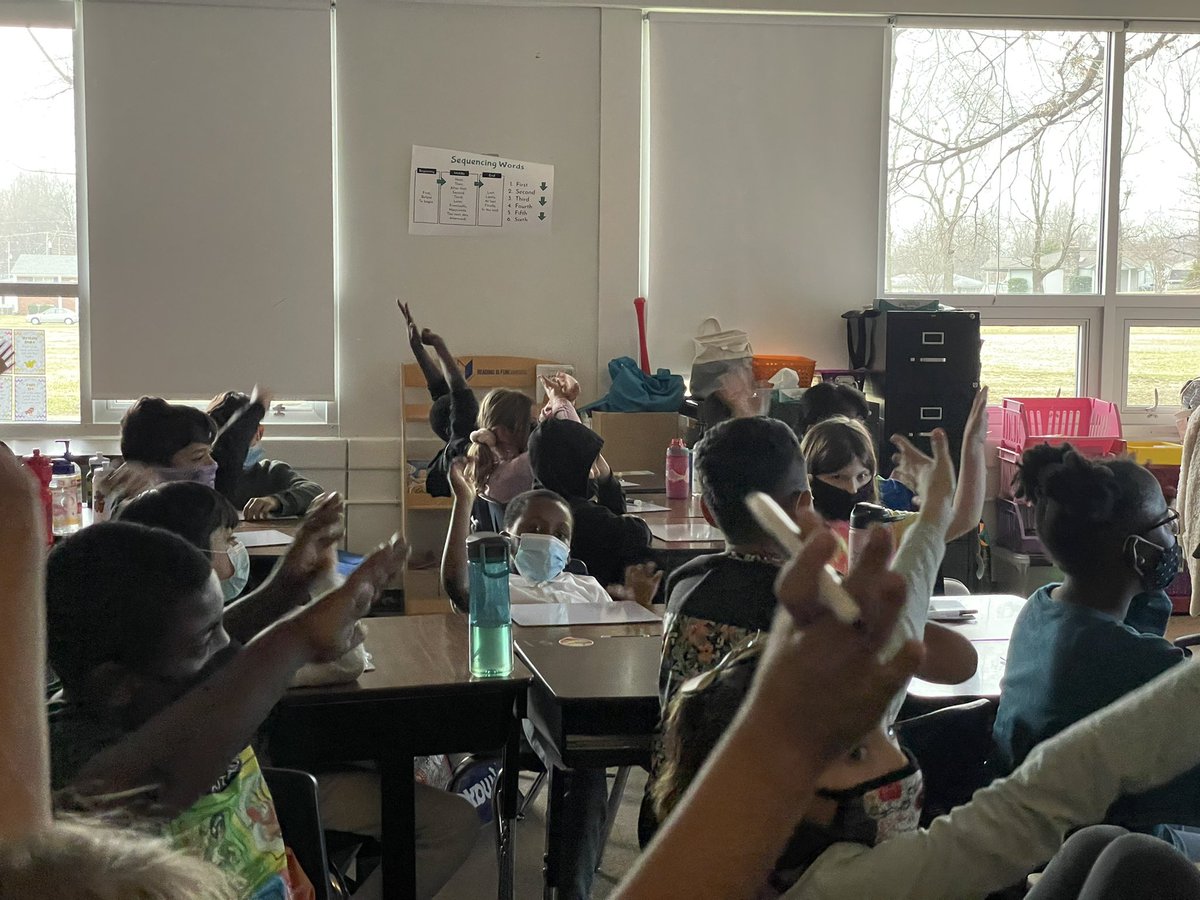 3rdGradeKubs's tweet photo. Thanks @kmanley0628 for suggesting our third graders attend the @gregtangmath lesson today on division! Our students were so engaged and their understanding of division has been deepened! @KenwoodElementa https://t.co/q3veaJvGc0