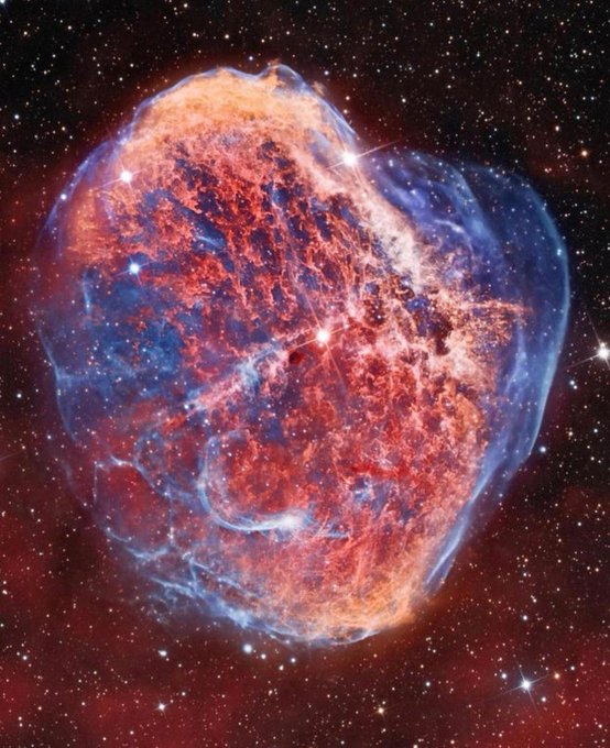konstructivizm's tweet photo. The Crescent Nebula
Hubble https://t.co/KEw4xRPPux