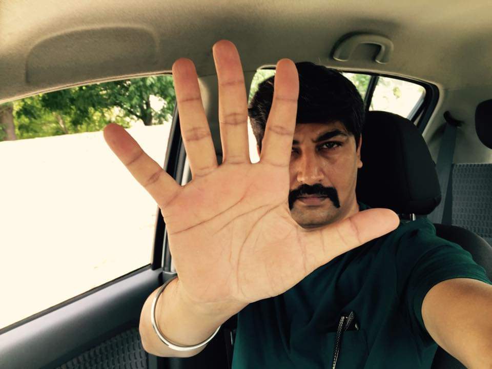 cjdhiman's tweet photo. On this #HumanRightsDay2021 5 piece of advice:
1. Stop taking people 4 granted
2. All human are equal
3. Everybody deserves a shot of redemption.
4. No Gender discrimination.
5. Live and let live.
#HumanRights #humanity #Human #HumanRightsViolations #love #anythingwilldo @awdorg https://t.co/NXtvZBCN3Z