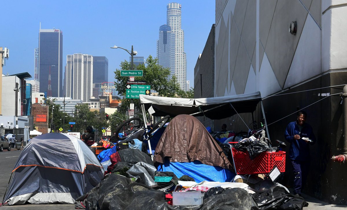 DanCollins2011's tweet photo. Los Angeles. Glad our government has the Donbass region under control. https://t.co/G1aYmuLVdA