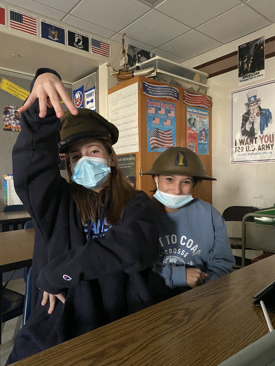 Bringing history to life on this beautiful Friday afternoon #WWI <a href="/OMS_NY/">Oceanside MS</a> <a href="/MitchBickman/">M Bickman</a>