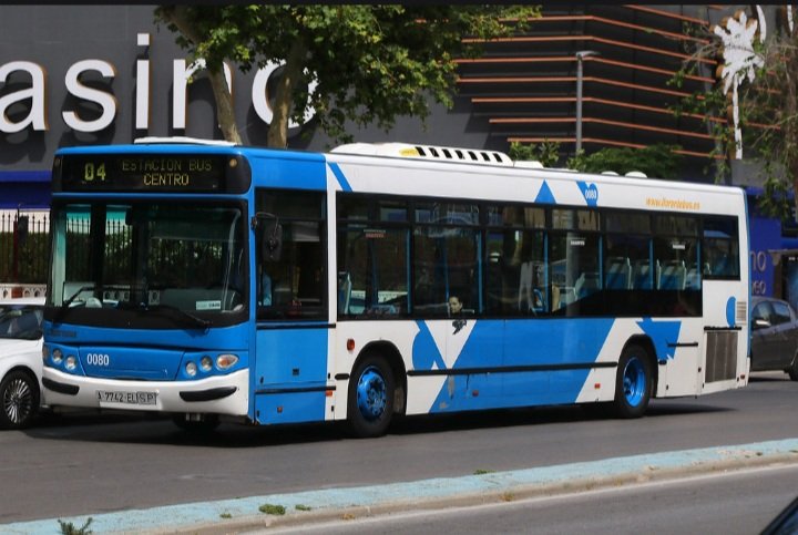 busbenidorm's tweet photo. #Benidorm #llorentebus 

Os acordáis de este magnífico bus de @GrupoCastrosua  @ScaniaSpain  L94UB de Llorente bus  N⁰ 0080? Duro hasta 2018 

😍😍😍🤔🤔🤔☺️☺️ https://t.co/pj3R6b5xMT
