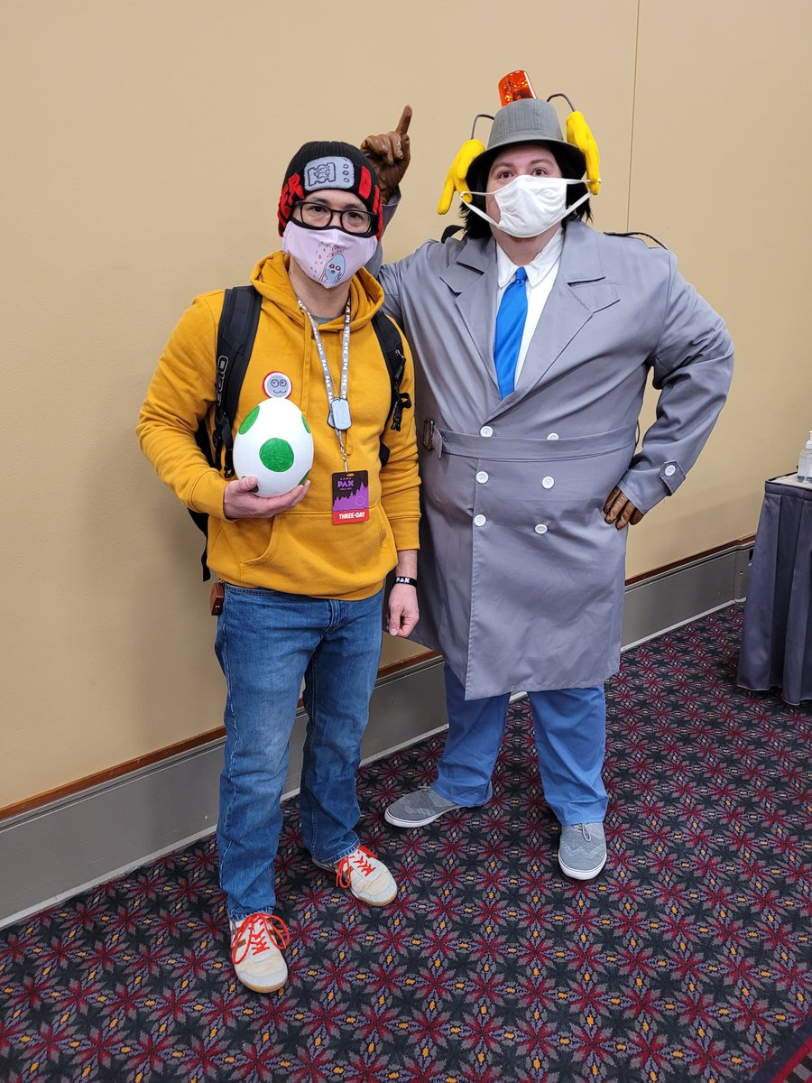 I found Inspector Gadget at #PAXUnplugged ! Great cosplay. His light works!