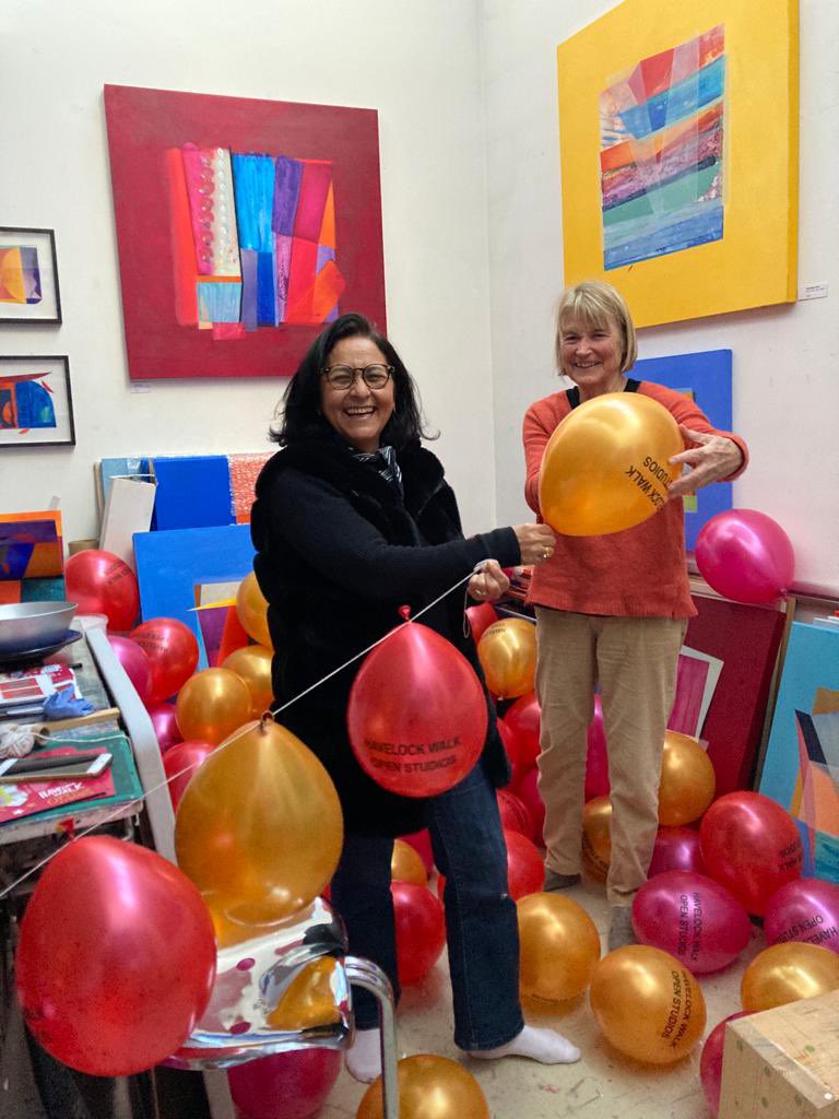 Balloon action today for our big balloon arch at the entrance of Havelock Walk 
See you all tomorrow for our Winter Weekend!!! 🎈🎈🎈🎈🎈