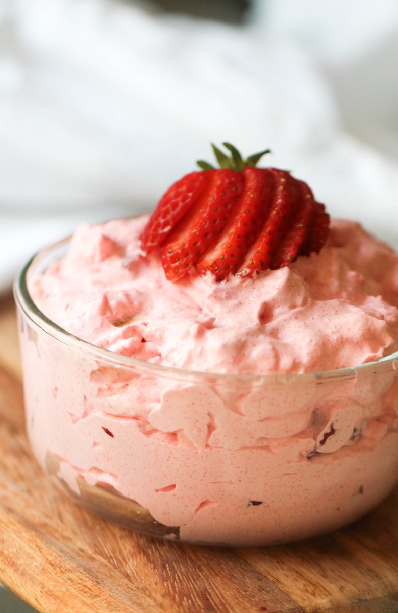 SixSistersStuff's tweet photo. Our 5 Minute Jello Salad is a classic dessert--and so easy to whip up.
https://t.co/eqR5Y87v5W
#sixsistersstuff #5minutedessert #jellosalad #easydessert #hellojello https://t.co/TgKSoBco6f