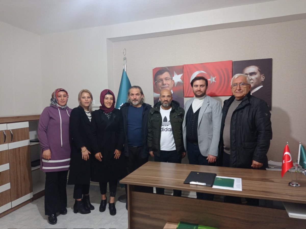 Gelecek Partisi İl Koordinatörümüz sn Ali KİRİŞ Başkanımız ve  Karaman İl Başkanımız sn Mustafa GÜVEN önderliğinde Karaman İl Yönetimi olarak haftalık  olağan toplantımızı gerçekleştirdik. Toplantımız sonrası yeni Üyelerimize rozetleri taktim edildi.
<a href="/Ahmet_Davutoglu/">Ahmet Davutoğlu</a>