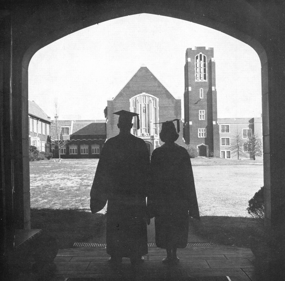 UTChattanooga's tweet photo. ▶️ UTC Alma Mater:
Lookout Mountain o’er us guarding,
Ceaseless watch doth keep.
In the valley stands our college,
where the shadows creep.
#UTCGrad21 https://t.co/rEuqObQze1