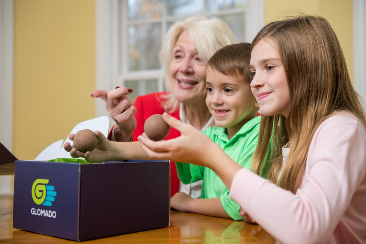 Our Workshops are perfect for families to do together—either in the same room or miles apart! 

Can’t get together this holiday season? Book a Workshop and create something culturally meaningful with far-flung family and friends. bit.ly/3bBfndw