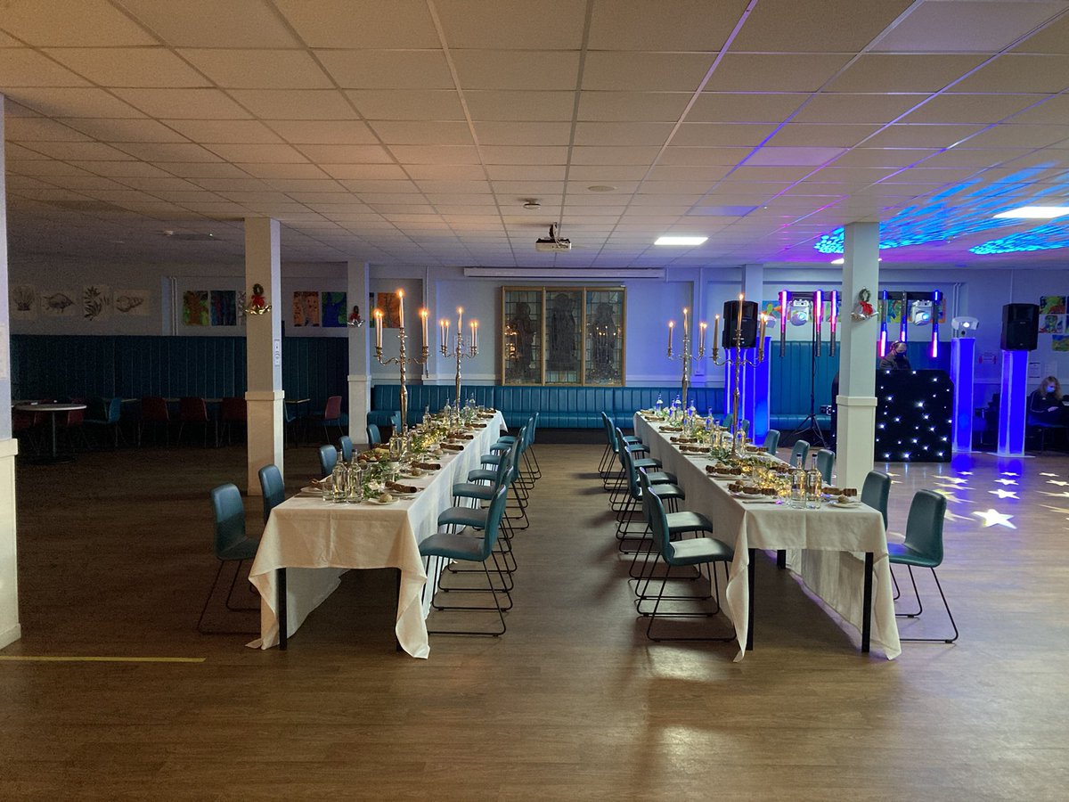 ChefRobWilliams's tweet image. First Christmas parties @RydalPenrhos. Great team combination with school staff and @HolroydHowe staff.