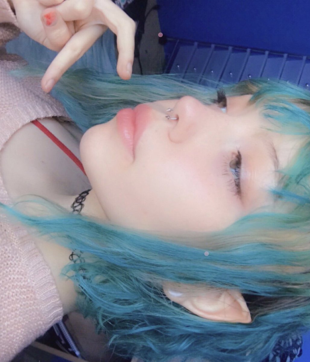 faespit's tweet image. lil elf girl 🐾🌸💞