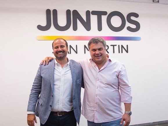 SLopezMedrano's tweet photo. Felicitaciones @alonsolramiro por renovar tu mandato como Concejal. Los vecinos de #SanMartín estamos muy contentos de que nos representes nuevamente, con los mismos valores y el compromiso de siempre: seguir trabajando por el San Martín que soñamos y nos merecemos. ¡Éxitos! https://t.co/mFcRh1kJU2