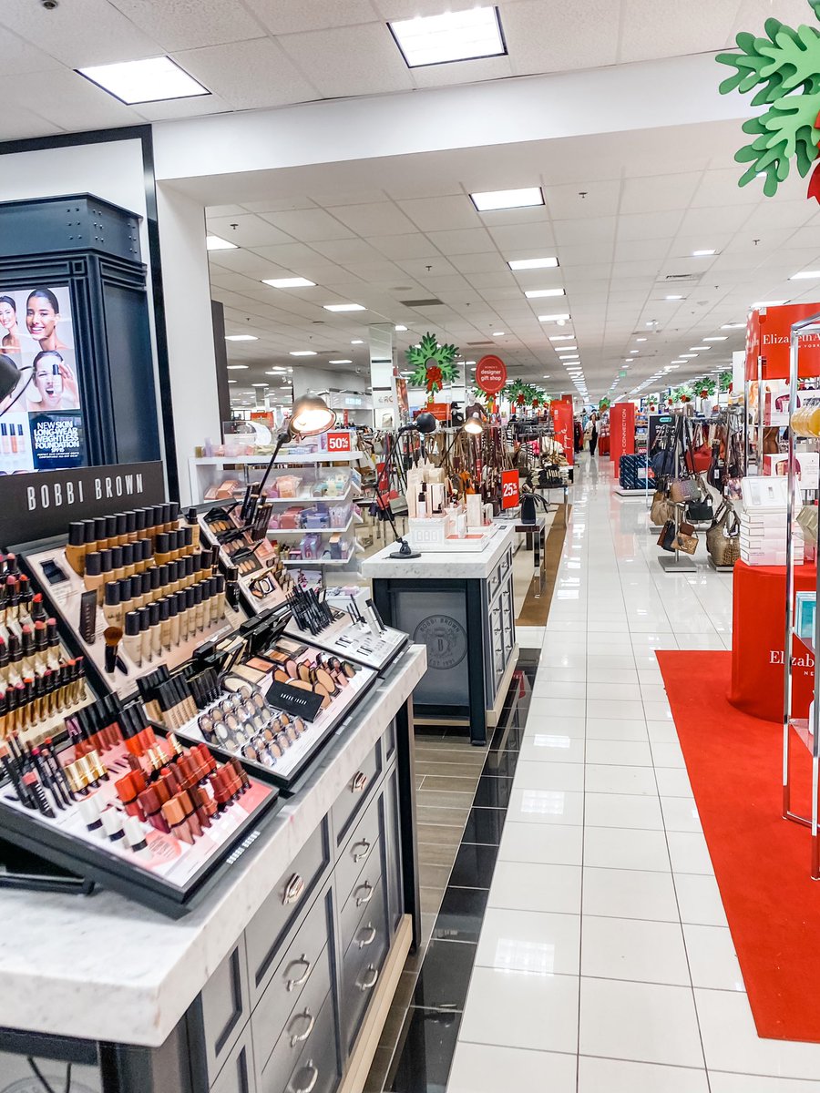 EAMinieri's tweet photo. What is it about a department store at Christmas time? The sights, the scents, all the people…. @belk has my 🤍 year round. But especially at Christmas!! #nostalgia #departmentstoreshopper https://t.co/ydfxO6F6Qm