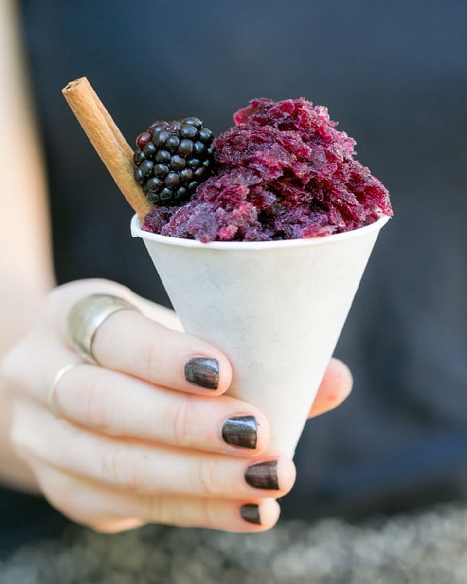 ApothicWine's tweet photo. How about an adult snow day? Try these wine-infused snow cones with Apothic Dark, recipe courtesy of @sugarandcharm.
#DarkWine #DrinkRecipes #WinePics #WineInstagram #SnowCone #SnowCones #AdultSnowDay https://t.co/oiPR8xBUm7