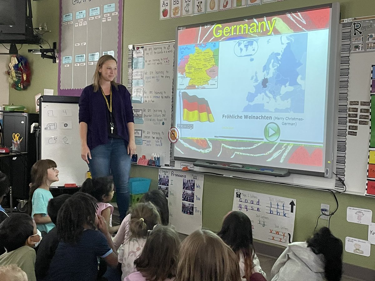 kinder_ph's tweet photo. Gingerbread Men and Holidays Around the World! What an exciting time to be in Kindergarten! @PaseoRattlers @PrincipalJHood #RemarkableRattlers https://t.co/nmn4CXOAUg