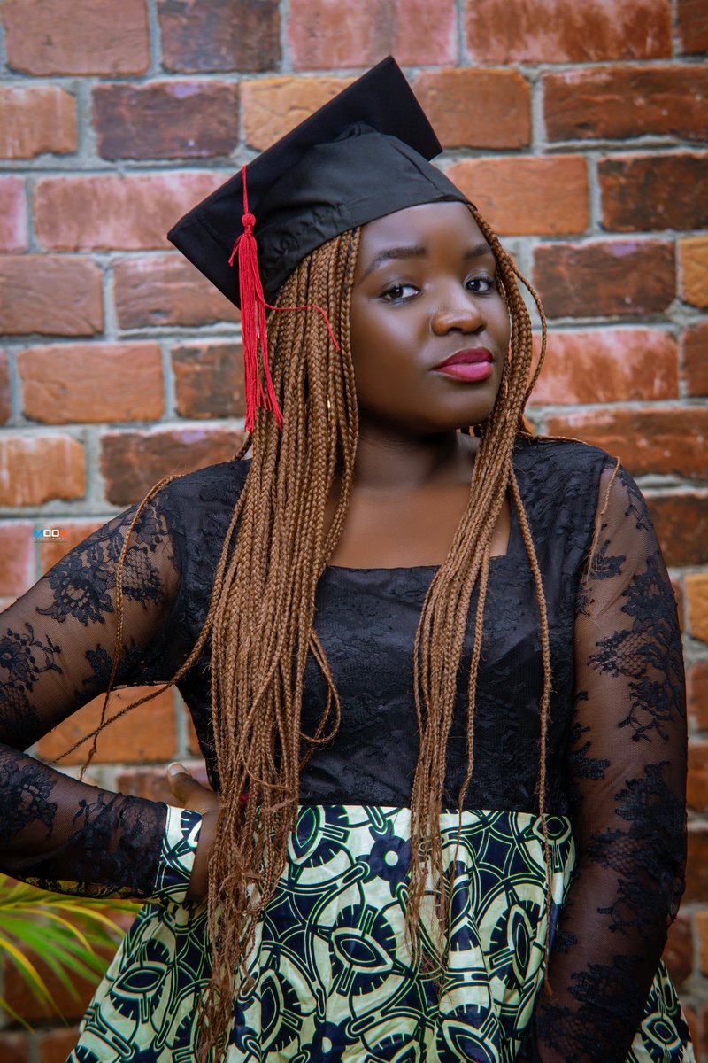IMChallengeug's tweet photo. Congrats 🎉 Victoria Mary upon your graduation 🎓 at #Umcat13thGraduation
Victoria was part of the 2020 #MediaFellowshipUg cohort. https://t.co/RB9l5glKO4