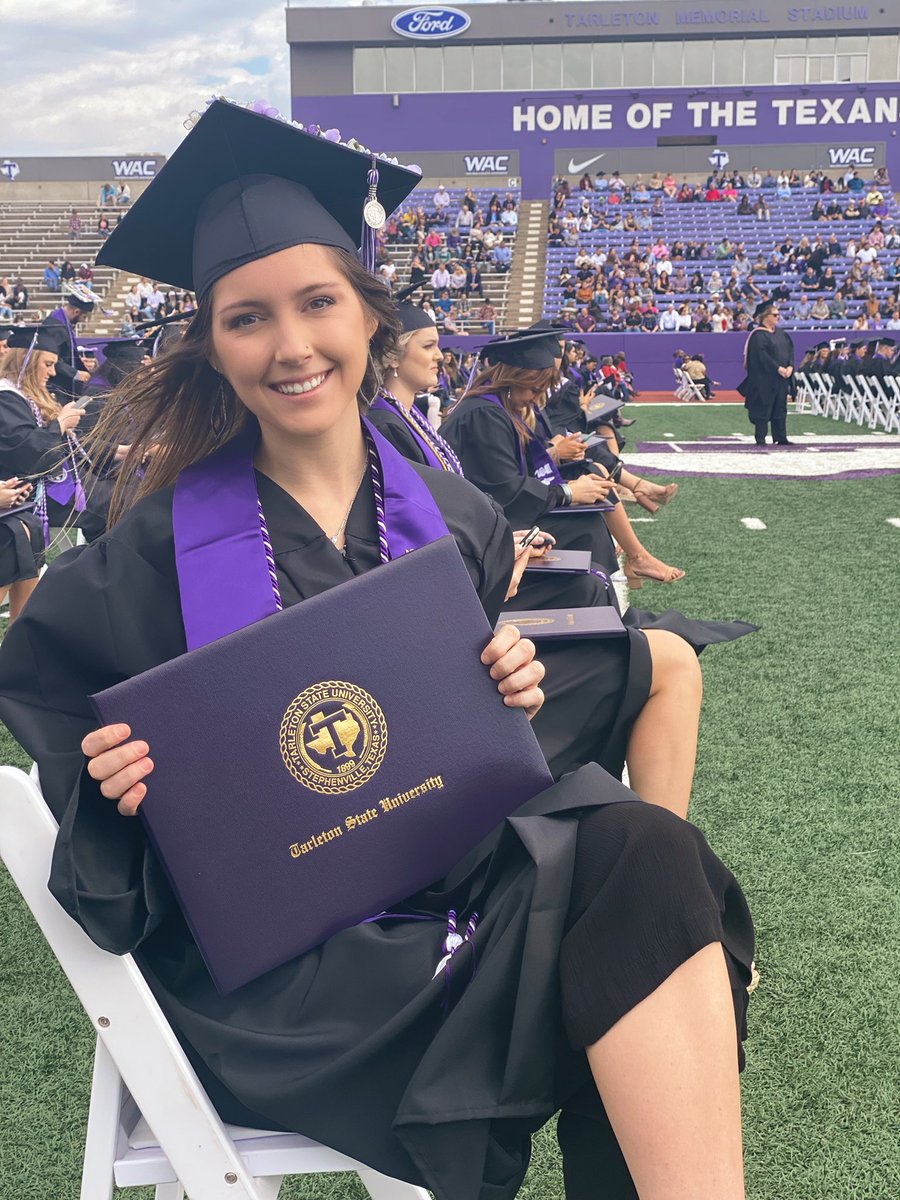 kenziekersh's tweet photo. Cum Laude 🎓💟 https://t.co/5SoYFs7XJO