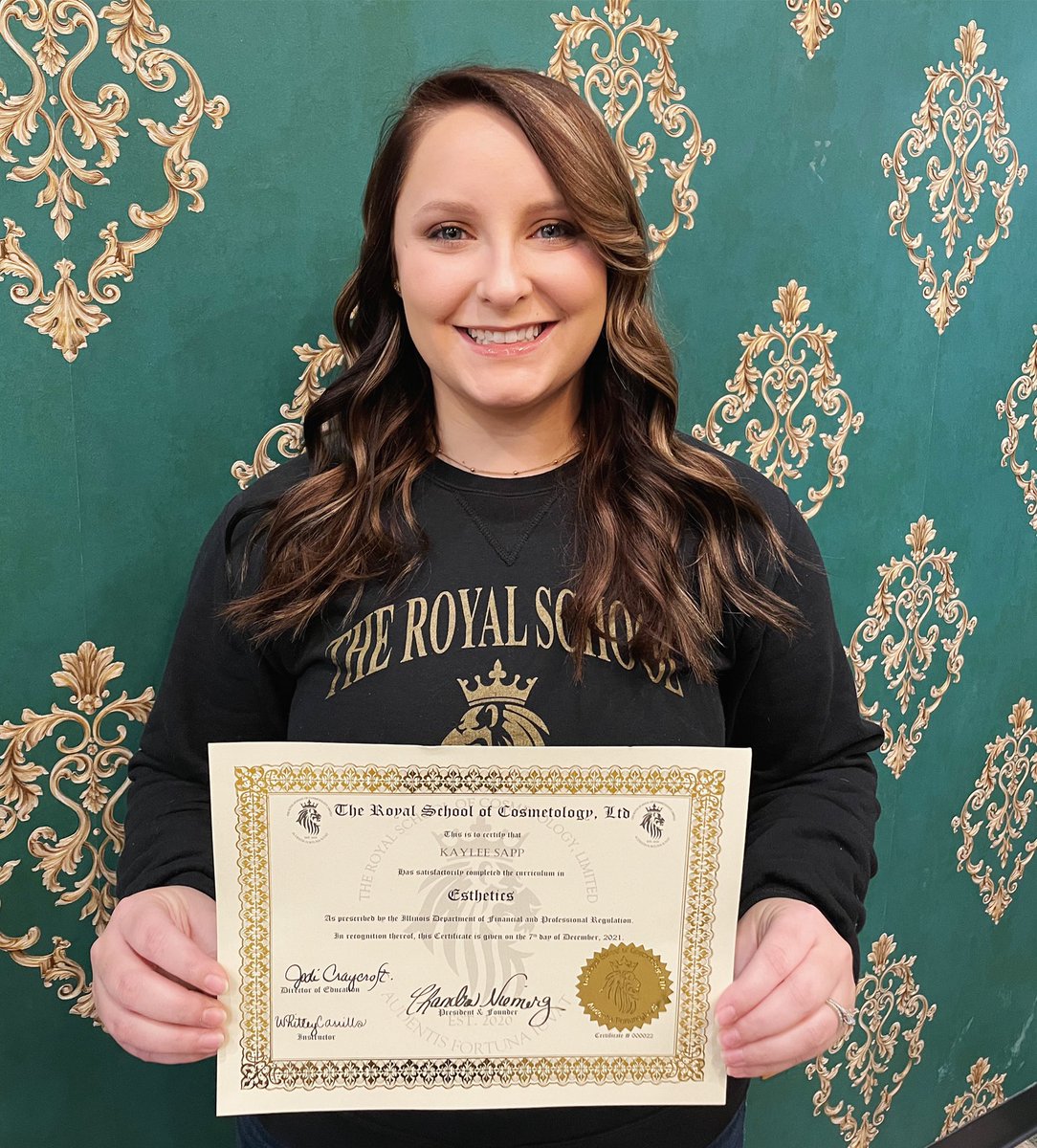 KSef20's tweet photo. Finished my Associates Degree this summer and graduated from Esthetics school this week✨ https://t.co/LRNRG2lHiO