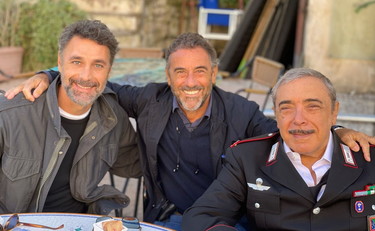 CorriereUmbria's tweet photo. Don Matteo 13, riprese concluse in anticipo: il maltempo la causa principale #donmatteo13 #raoulbova #anceschi #insinna #terencehill https://t.co/mL2ooAVRcQ https://t.co/la3ppkRHlW