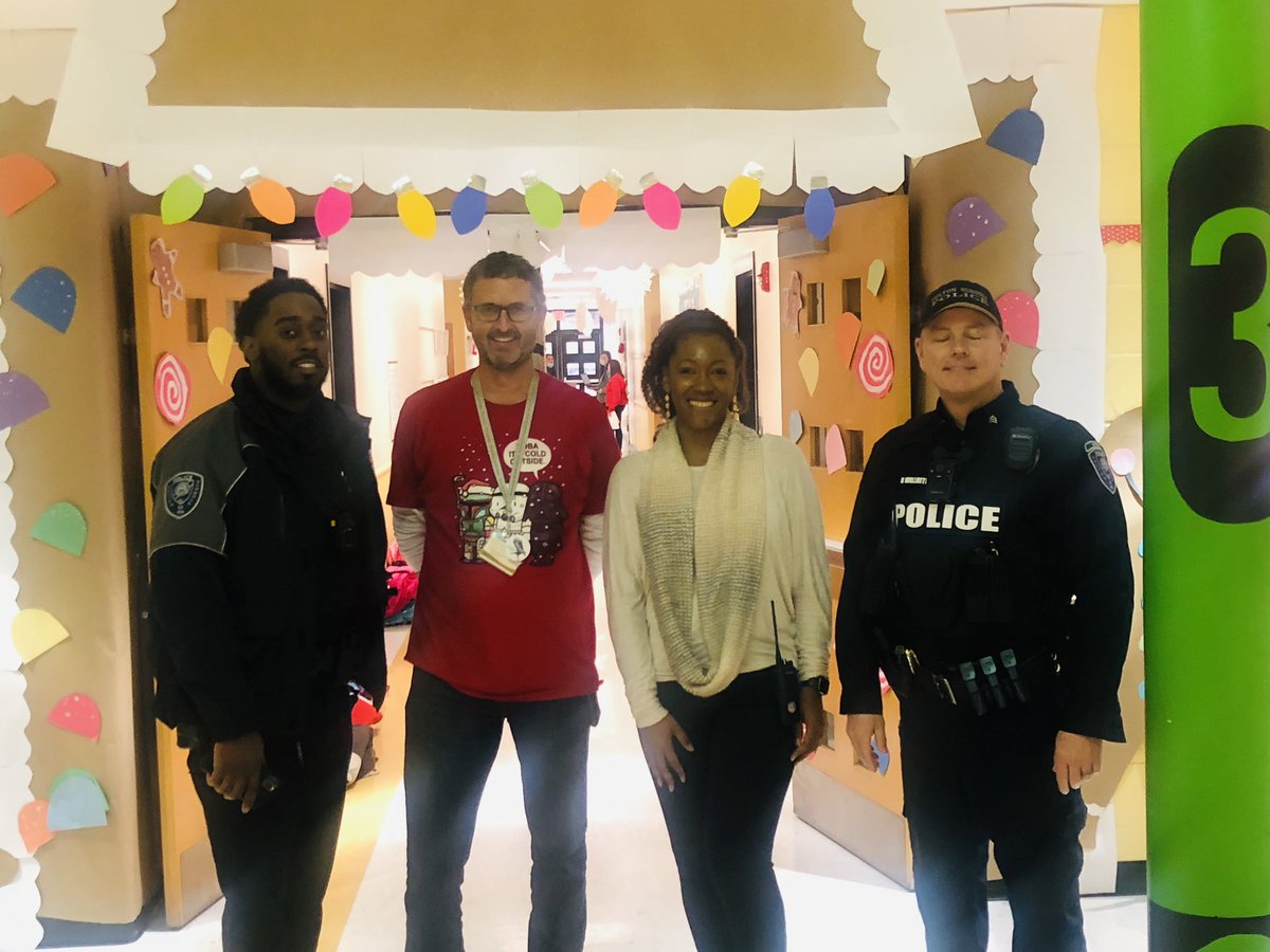 nikkoleflowers1's tweet photo. Door Contest -1st Place (Ms. Bailey &amp; Ms. Agnew); 2nd Place (Ms. Bolles); 3rd Place (Ms. Mancinelli). Thank you Officer Lloyd, Officer Willhite, and Principal LeMoyne for serving as our judges! It was a tough decision to make! @MichaelLeMoyne @FultonZone7 @BaileyESOL https://t.co/Z231RCFVnq