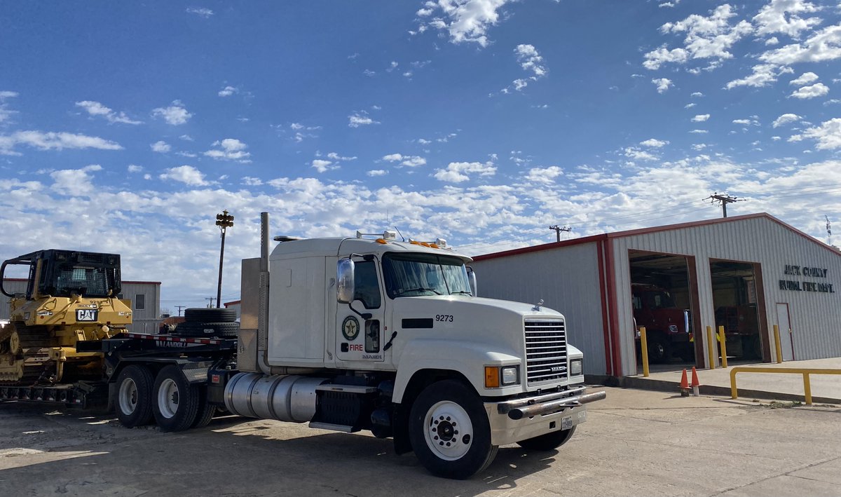AllHazardsTFS's tweet photo. Texas A&amp;M Forest Service has prepositioned personnel and equipment across the Panhandle and West Texas in anticipation of increased wildfire activity. Our resources are standing by, ready to assist. https://t.co/RkbF15BIsN
