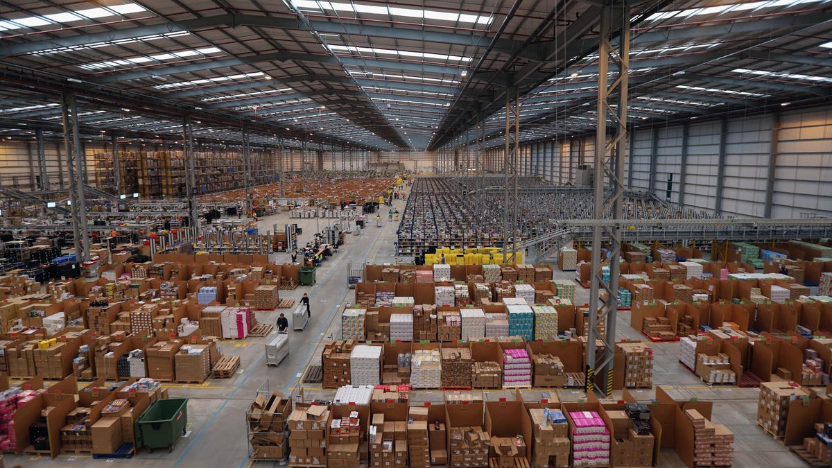 Most of Amazon’s Pollution-Spewing Warehouses Are Built In Communities of Color