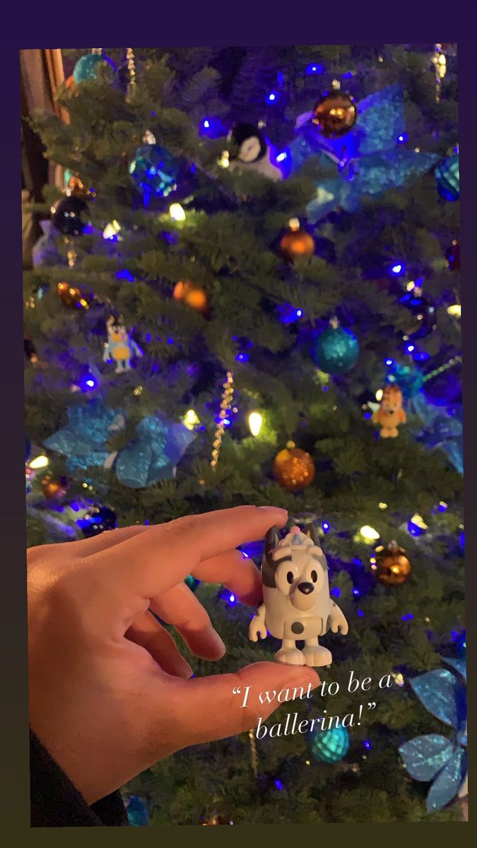 monsterholik408's tweet photo. @OfficialBlueyTV  a very Merry Christmas tree featuring the Heeler and mates 👏🏽 https://t.co/wcvi6IZqDu