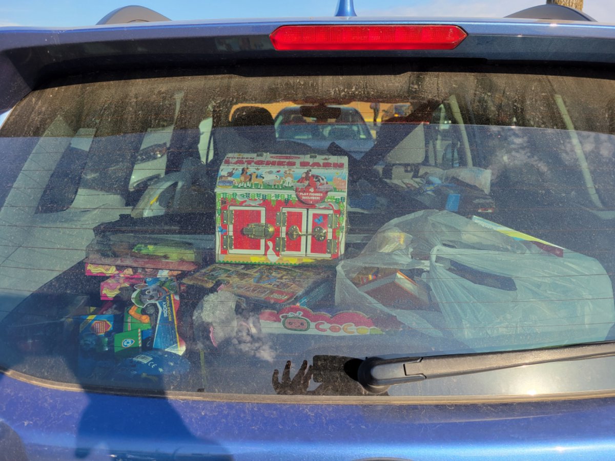 JPiechoski20's tweet photo. Once the busses depart for the day, @theWPboard 's @TMFoundation Club will be dropping off a car full of @ToysForTots_USA. A HUGE THANK YOU to the entire WP Community for your generous donations!! We truly appreciate you! #ToysForTots #TravisManion #maybe1morewouldfit #WPHS https://t.co/g6QBcinmBE