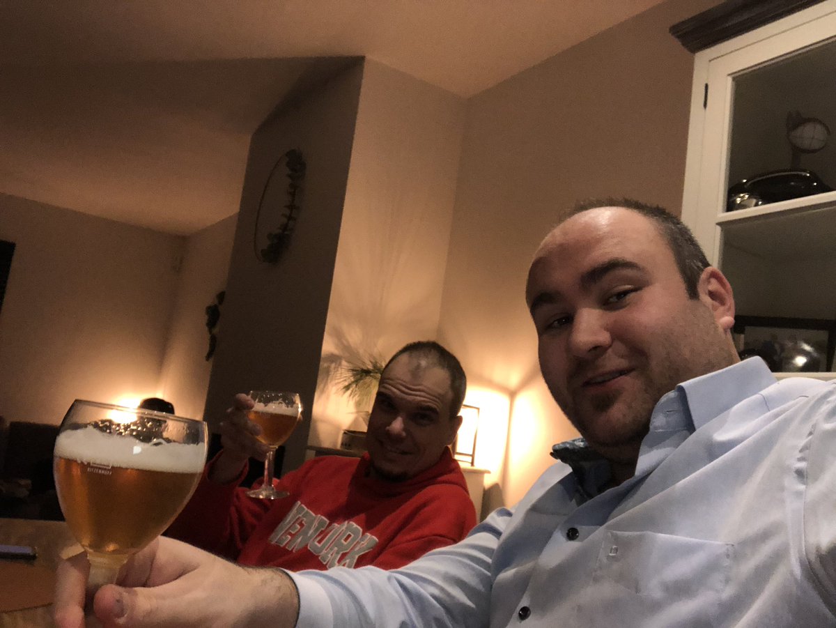 Live broadcasting from #Margraten #zuidlimburg gezellig samen deelnemen aan de top2000 quiz #top2000agogo