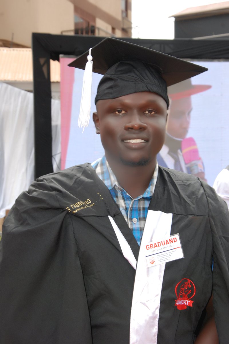 IMChallengeug's tweet photo. Congrats 🎉 Emmanuel Juma upon your graduation 🎓 at #Umcat13thGraduation
Emmanuel is a 2021 #MediaFellowshipUg fellow and a presenter on @MCIRadioUg . https://t.co/Z03NG17Gru