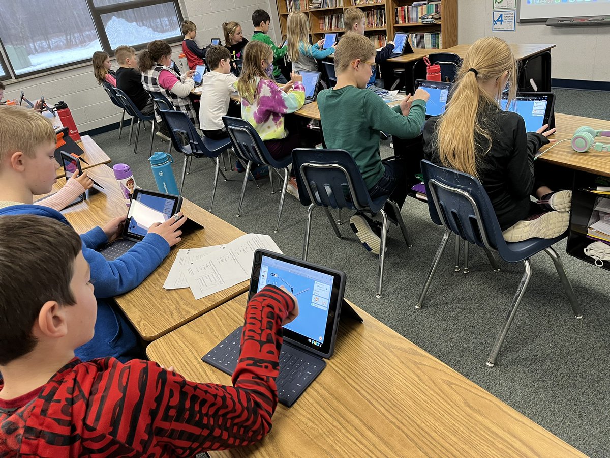 Building series and parallel circuits #RaiderStrong <a href="/PCSD_LN/">Lannoye Elementary</a>