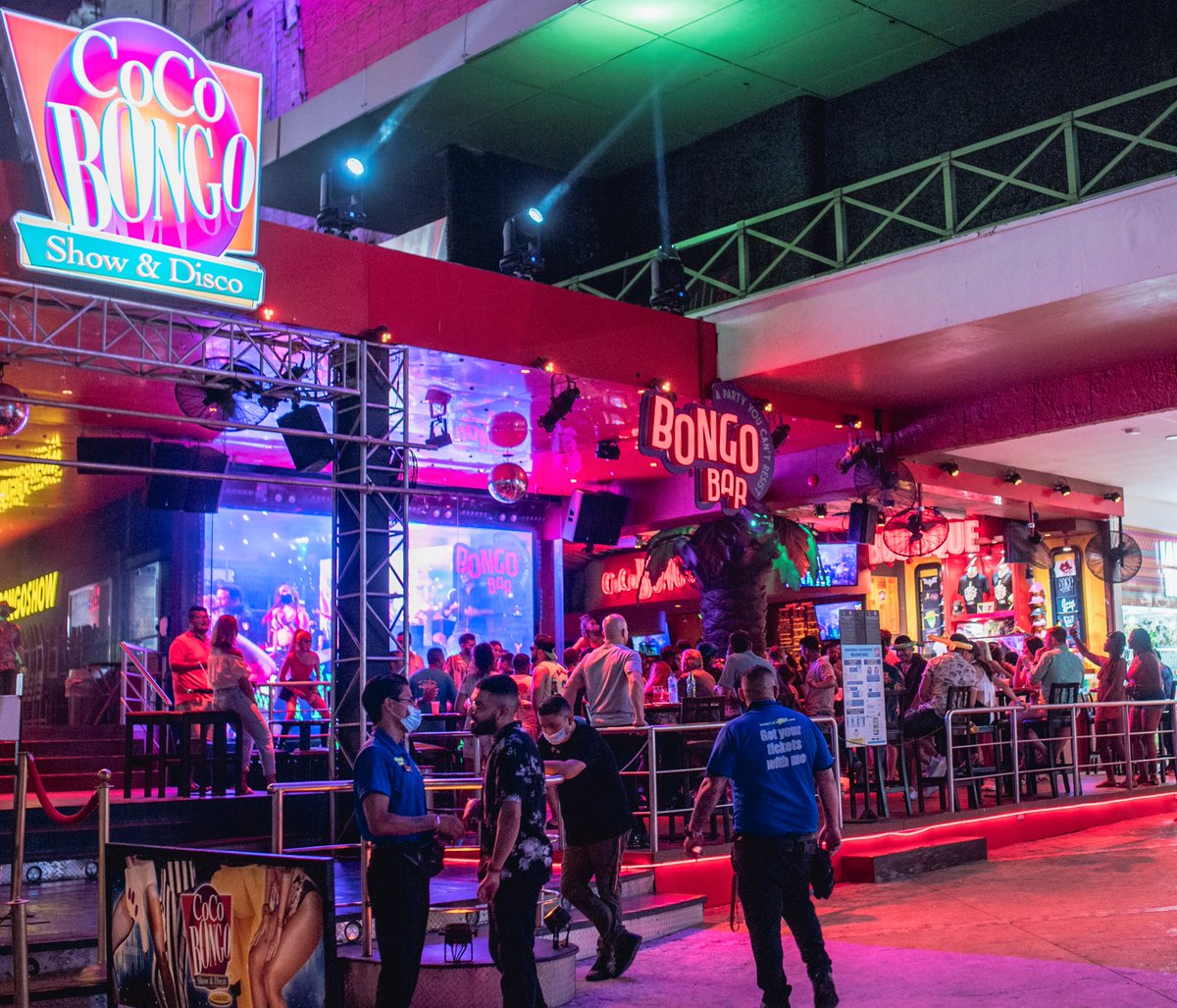 CocoBongoShow's tweet photo. Let's get this party started at #BongoBar! 🎉 They are located outside Coco Bongo #Cancun and they open daily! 😎 Buy your tickets now 👉 https://t.co/qFvBkWv2Cd #BongoBar https://t.co/T50GvRTPlR
