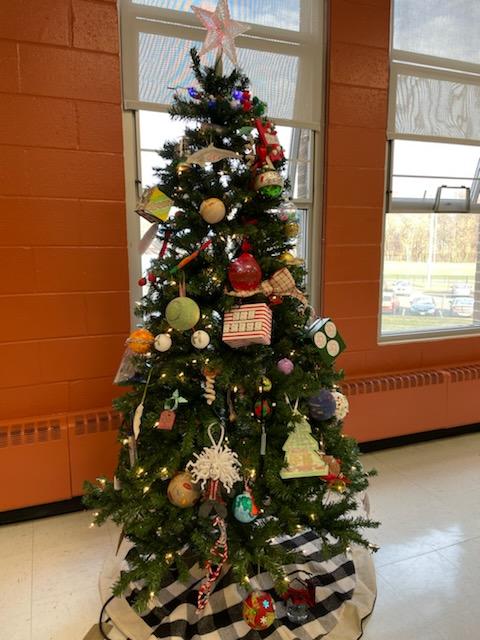 Check this out from every angle..Mrs. Mill's classes can really bring it. Christmas Tree, Science and FUN: Perfect together.