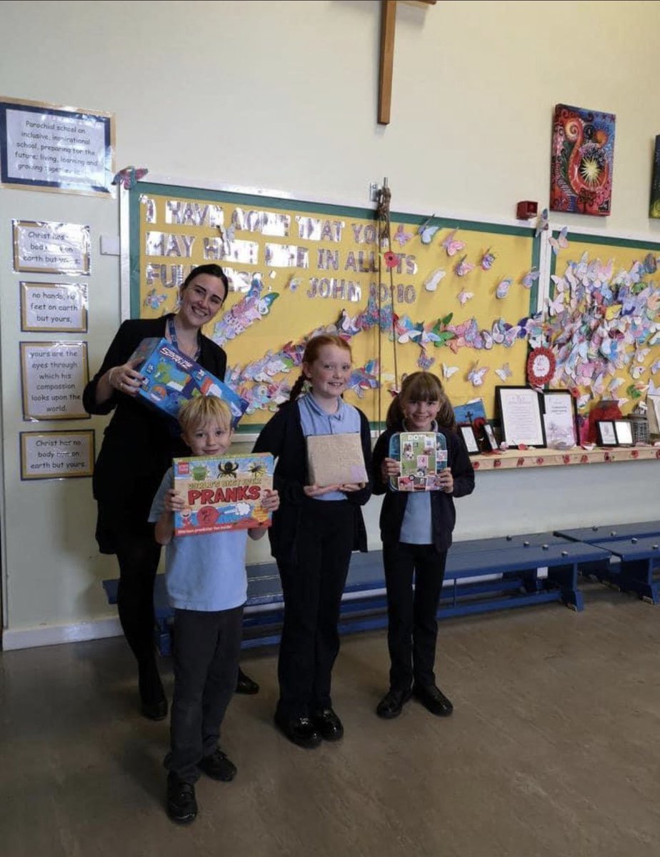 ChrisMoorhouse7's tweet photo. A great day travelling around different schools collecting toys for the Tameside Toy Appeal. 🎅 
-
Thank you to everyone who was able to donate. Litton CofE Primary School, @GreensideSport, @ParochialCofE, @HeadteacherDcc &amp; @RScottPrimary 
-
#TamesideToyAppeal #ProudTameside https://t.co/BKz5DvaByq