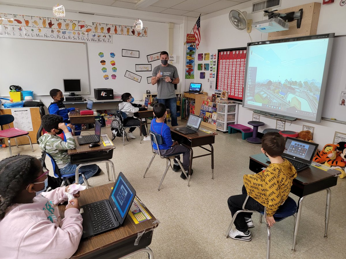 Mrs_KDesiderio's tweet image. Fun Fridays are the best! My students absolutely love Minecraft Education @PlayCraftLearn ! Thank you so much to @MrYanuzzelli for coming in to provide instruction about building, writing stories, and sharing their creations! They had a blast! @EdTech_OB @OBLombardi