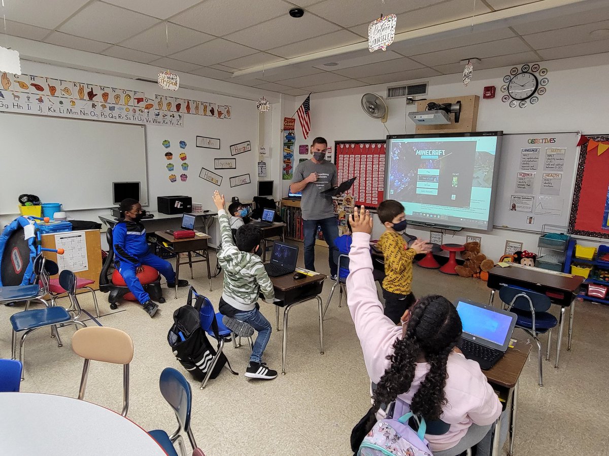 Mrs_KDesiderio's tweet image. Fun Fridays are the best! My students absolutely love Minecraft Education @PlayCraftLearn ! Thank you so much to @MrYanuzzelli for coming in to provide instruction about building, writing stories, and sharing their creations! They had a blast! @EdTech_OB @OBLombardi