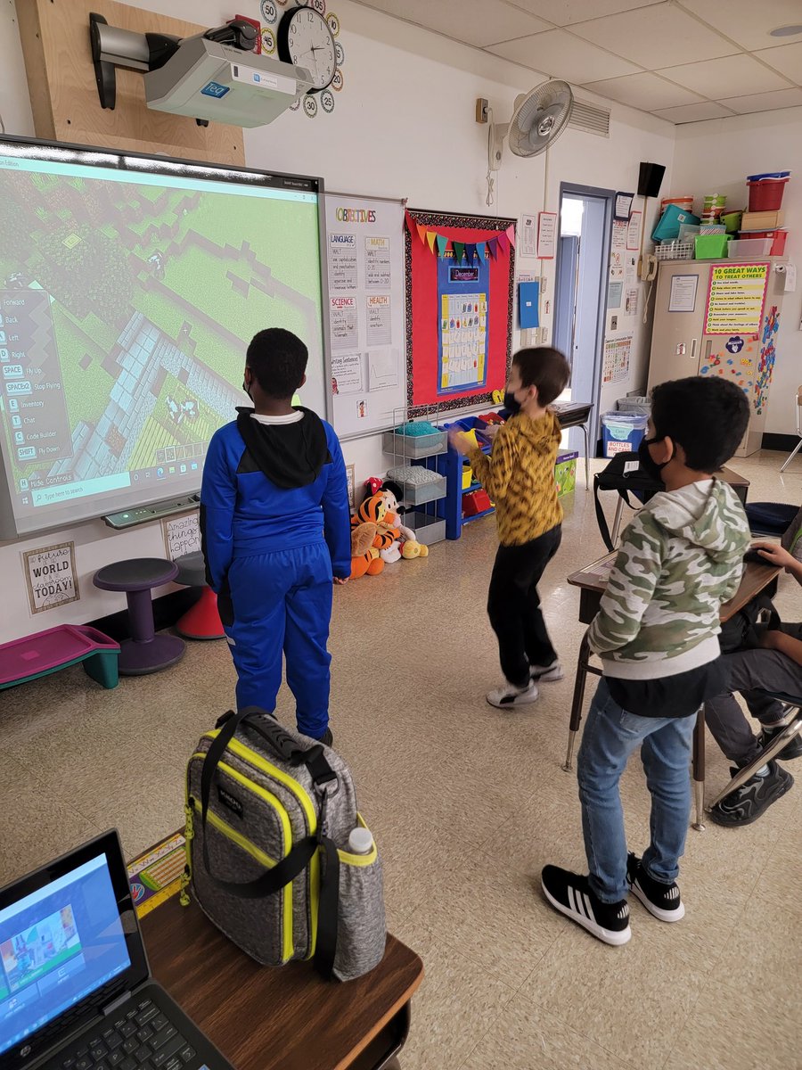 Mrs_KDesiderio's tweet image. Fun Fridays are the best! My students absolutely love Minecraft Education @PlayCraftLearn ! Thank you so much to @MrYanuzzelli for coming in to provide instruction about building, writing stories, and sharing their creations! They had a blast! @EdTech_OB @OBLombardi