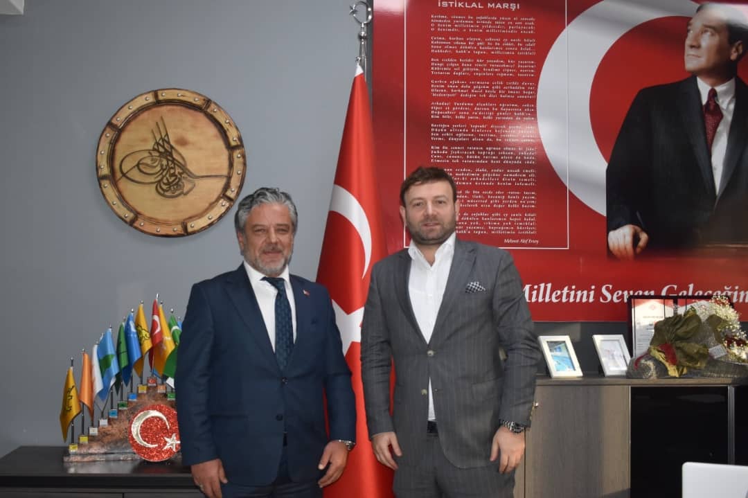 MER OKULLARI YÖNETİM KURULU BAŞKANIMIZ  Sayın Dr. Emre MERMER, bugün Manisa Kampüsümüzdeydi✔️
Öğrencilerimiz tarafından sevgiyle karşılanan Sn Emre MERMER, Kurucu Temsilcimiz Mehmet KANCA eşliğinde kampüsümüzü gezerek eğitim öğretim süreçleri hakkında değerlendirmelerde bulundu