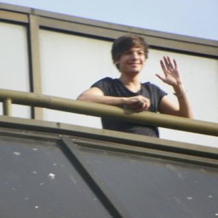 louis pics🫀 (@tmlinsonpics) on Twitter photo 