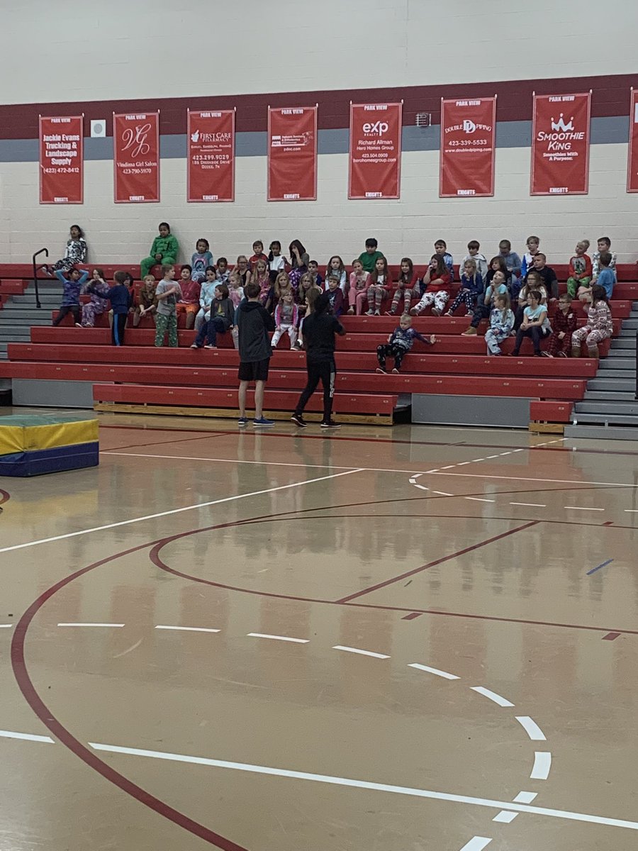 Coach Valley and Coach Noah inspiring students to keep trying and not give up when life put obstacles in our way! #houseofmovement #parkour #lifelessons <a href="/ParkView_Knight/">Park View Elementary</a>