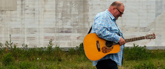 BluegrassToday's tweet photo. I Never Was Too Much video from Danny Paisley
https://t.co/vxrKuZieVa #bluegrass #traditionalbluegrass #dannypaisley https://t.co/H9gkpQKsjb