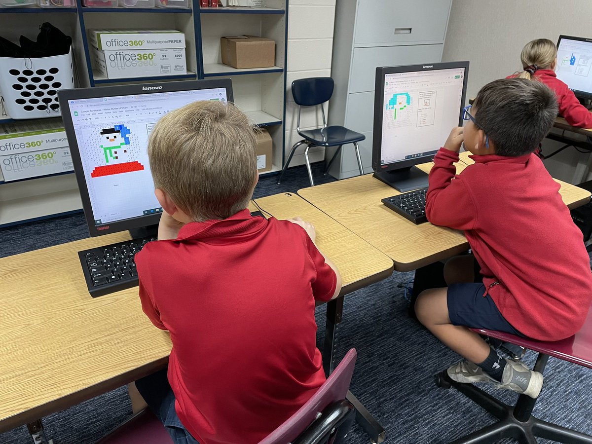 MissSchurr's tweet photo. 3A reviewing how to fill in cells with @GoogleForEdu #GoogleSheets to reveal a mystery #Christmas picture! #techclass #3rdgrade #sldmfishers https://t.co/BSNNKtuaNC