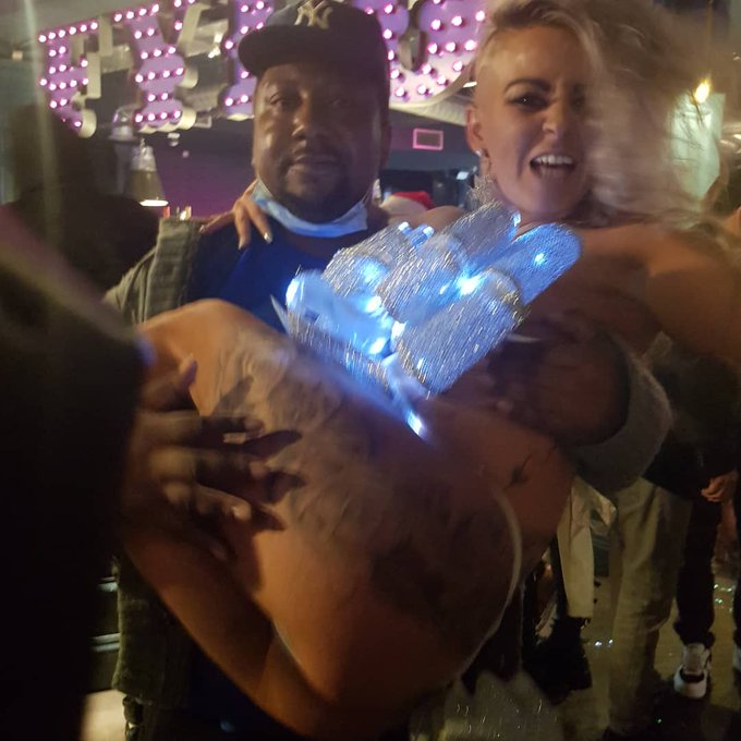 Had fun with this lady as well @SNAP_Together https://t.co/nKEIFhdZlf<a class="tags" href="/tag/snap_together">@snap_together</a><a href="/tag/mvsales"class="tags"><span>#mvsales</span></a><a href="/tag/mvboys"class="tags"><span>#mvboys</span></a>