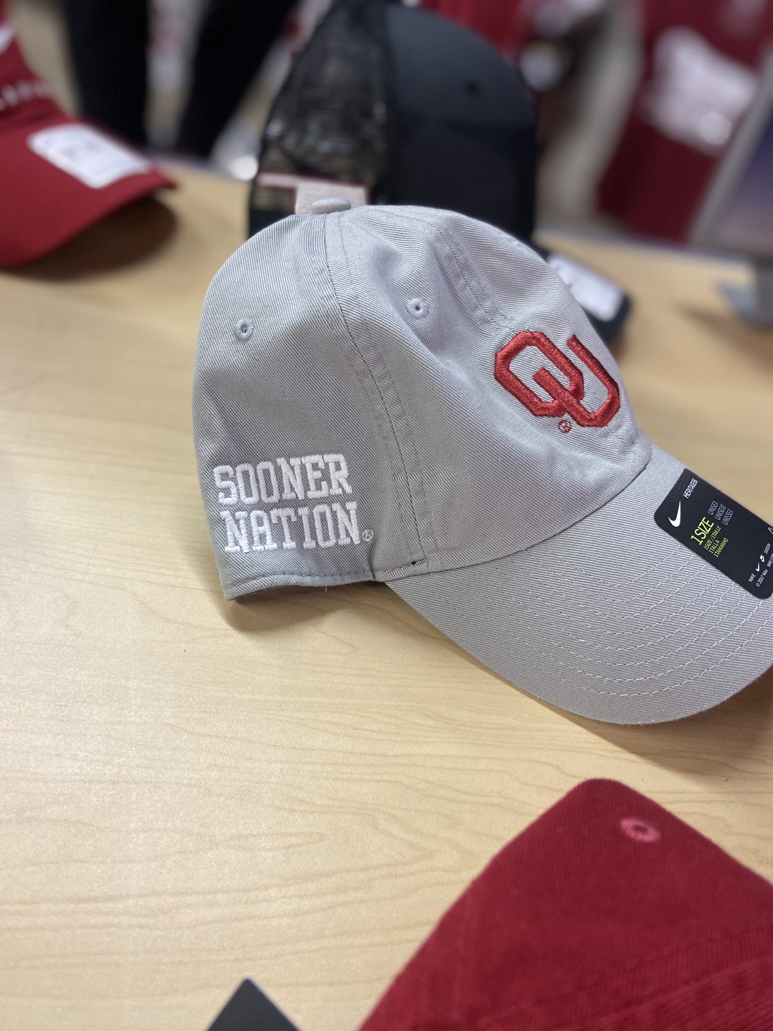Oklahoma Locker Room by LIDS (OULids) / Twitter