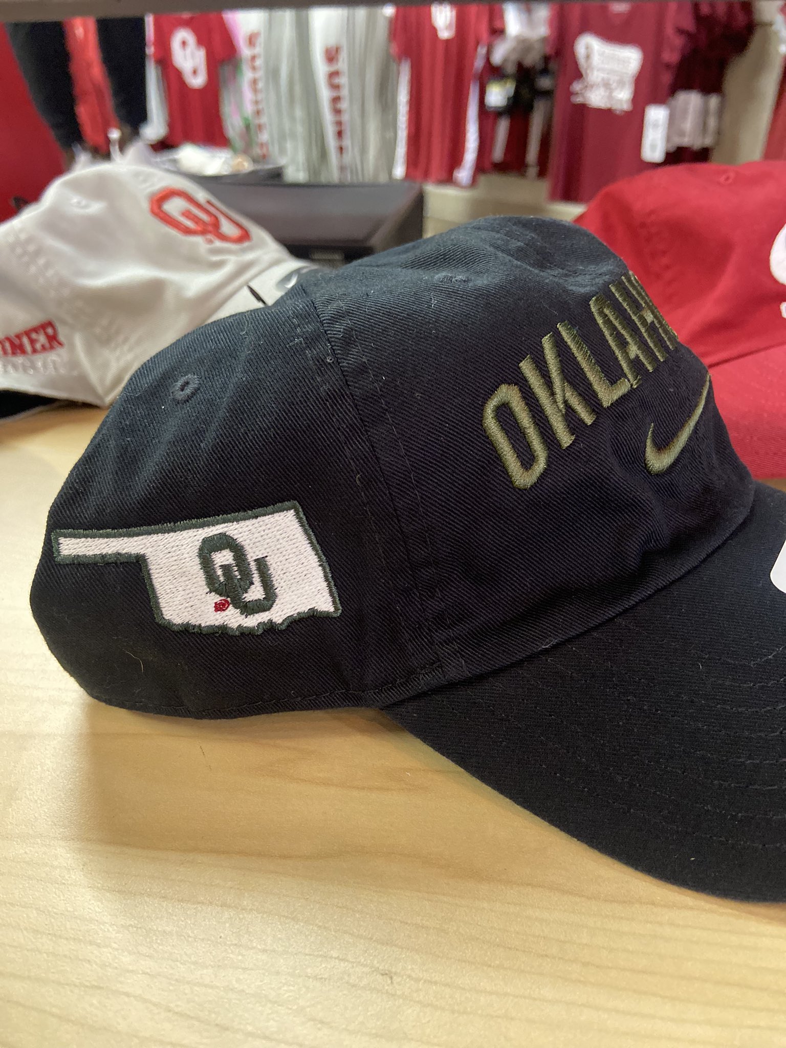 Oklahoma Locker Room by LIDS (OULids) / Twitter