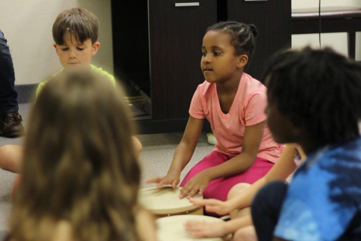 TheMusikgarten's tweet photo. “How Singing Helps to Learn Piano” - Many of us have memories of piano teachers that used metronomes meticulously, or in some cases beat on the edge of the piano with a ruler as we struggled to play in time. Read more: https://t.co/W4r80Cf4WX https://t.co/E7nRpAN5kI