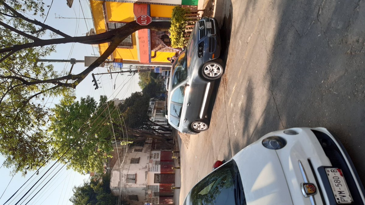 daea008's tweet photo. @AlcaldiaMHmx Ojalá hagan respetar los pasos peatonales, según hacen obras para mejorar la movilidad peatonal y los automovilistas no respetan en Calle  Lago Tlahuac. COL. ANÁHUAC https://t.co/CAU9THR2Wg