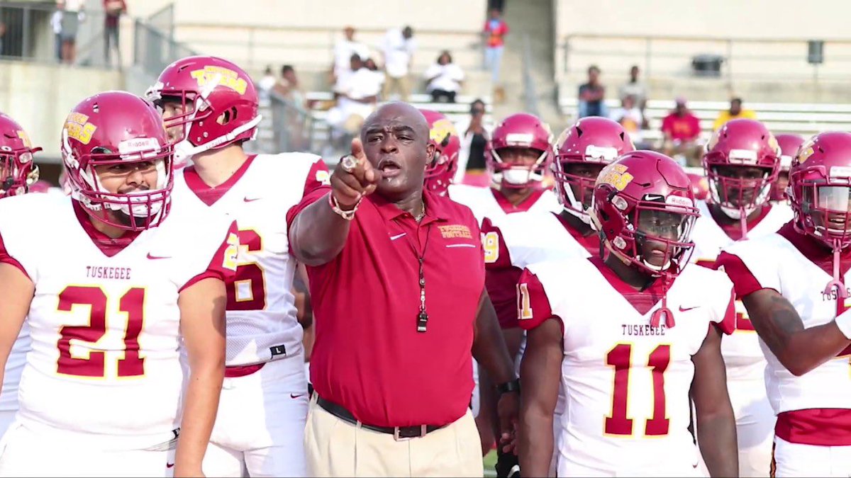 After a great talk with <a href="/KelvinPowell51/">Kelvin Powell</a>  I am blessed to receive my 2nd offer from Tuskegee University! <a href="/_CoachPWilliams/">Parker Williams</a> <a href="/GMC_Football/">GMC Football</a> <a href="/coachrrobinson/">Ross Robinson</a> <a href="/JUCOFFrenzy/">JUCO Football Frenzy</a>